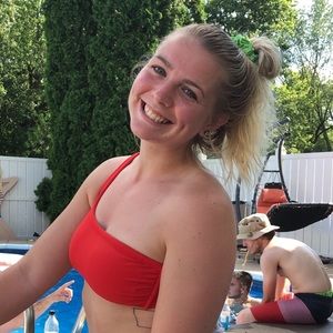 Meet your Posher, Carly